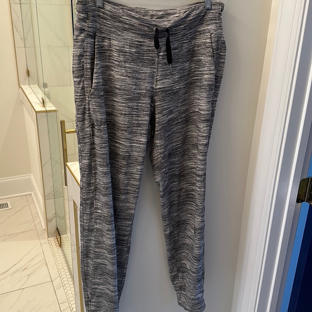 Size 8 Lululemon joggers